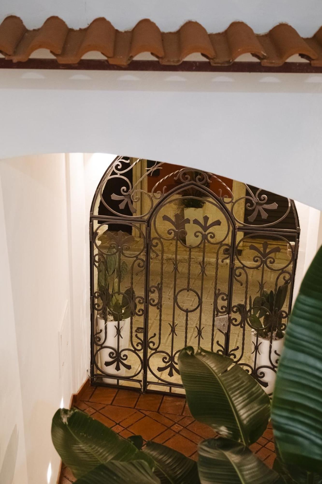 Albergo Diffuso Dimora Rossi Charme B&B Turi Exterior photo